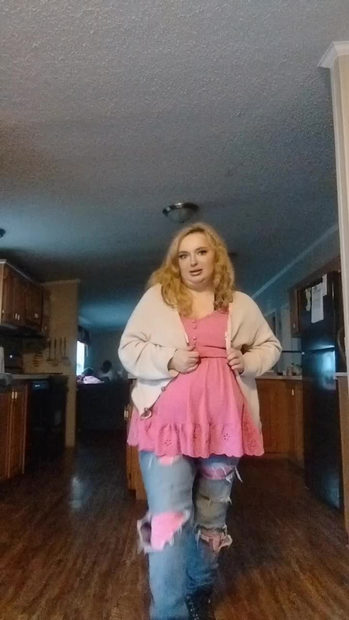 @LucyThiel.