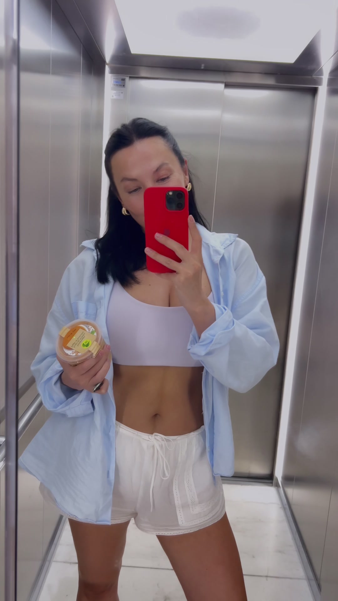 @Alena Kyptilova