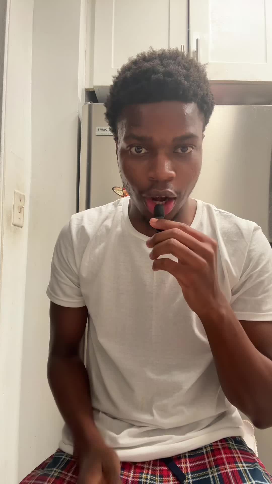@ʀɪᴄʜᴀʀᴅᴛʜᴇɴɪɢᴇʀɪᴀɴʙᴏʏ