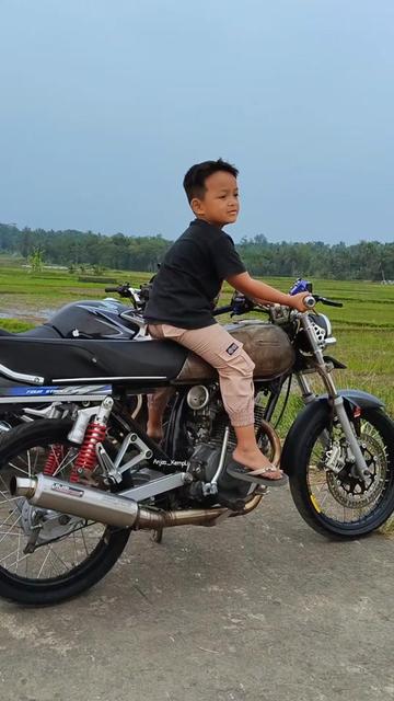 @Anjas_Kempli