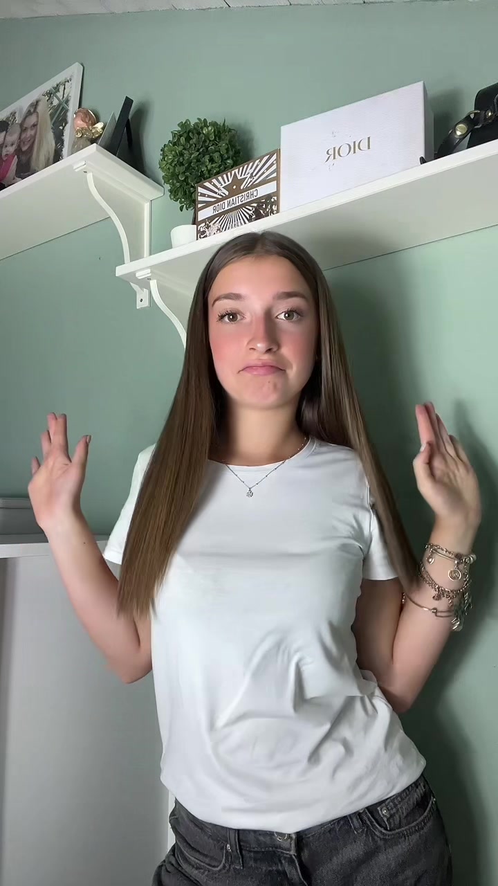 @nicolee