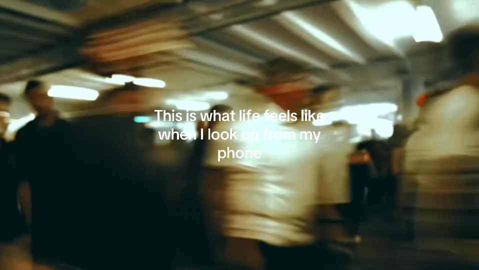 @𝒱