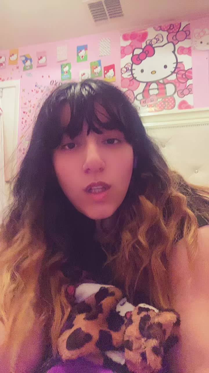 @sarahnextdoorgirl:)