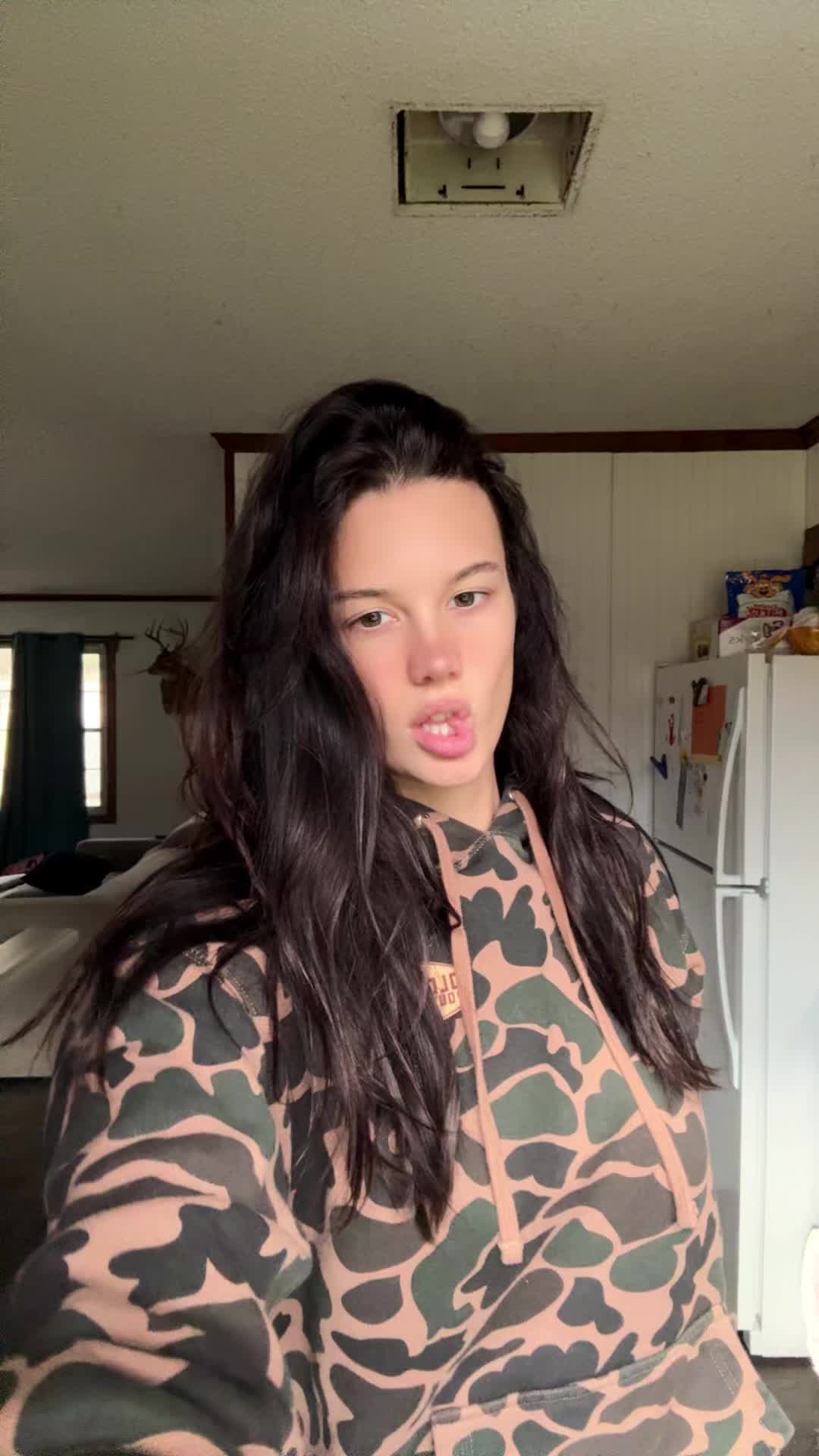 @lys.gregory