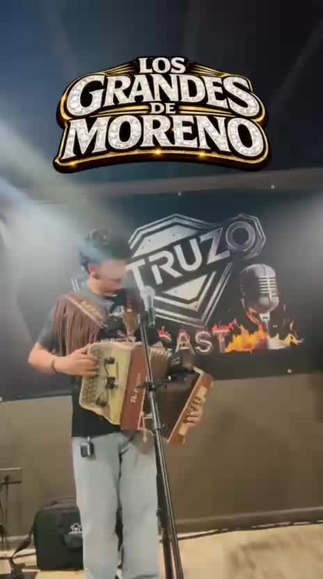 @V&iacute;ctor Alfonso Moreno