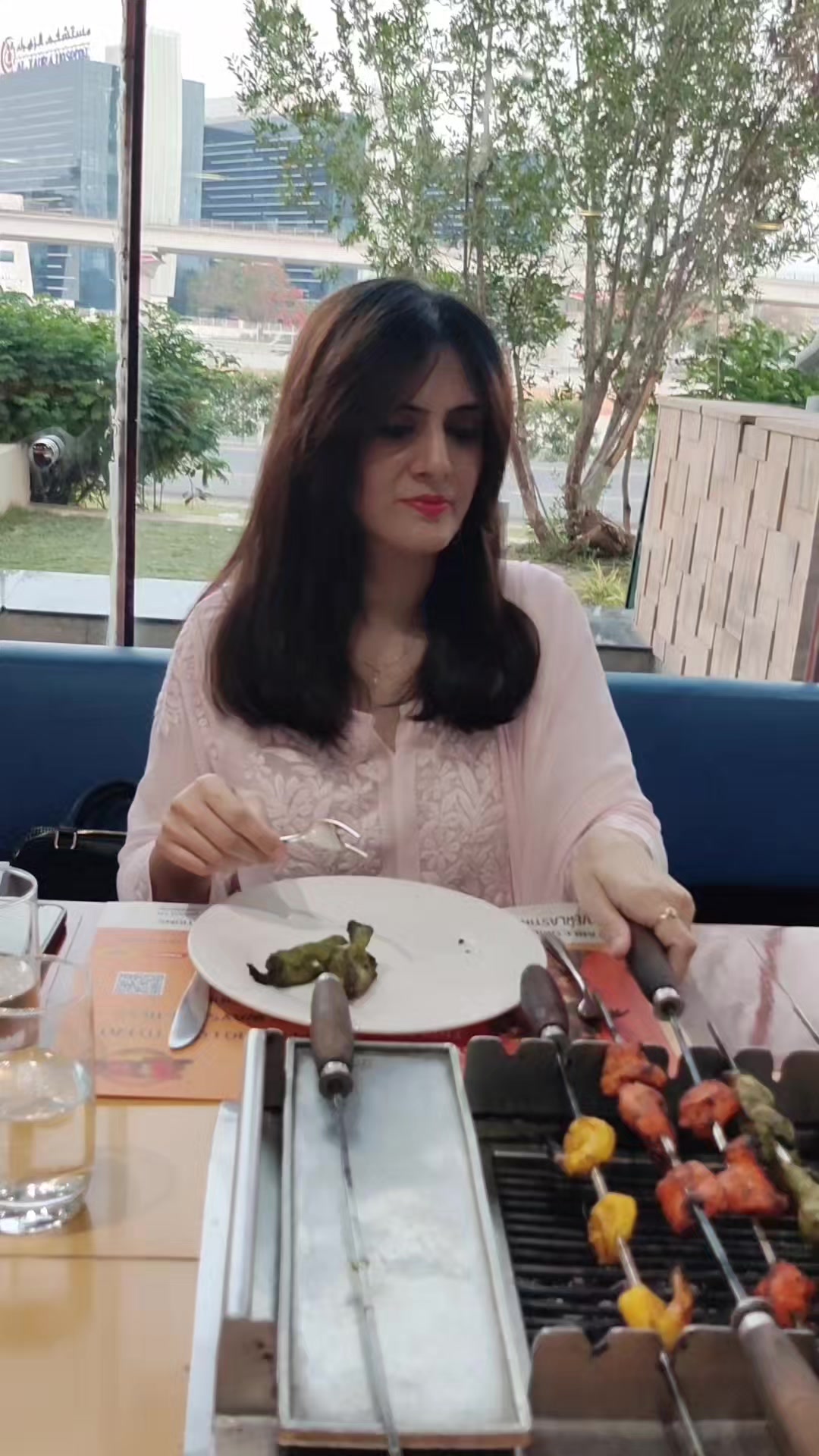 @Uzmi queen