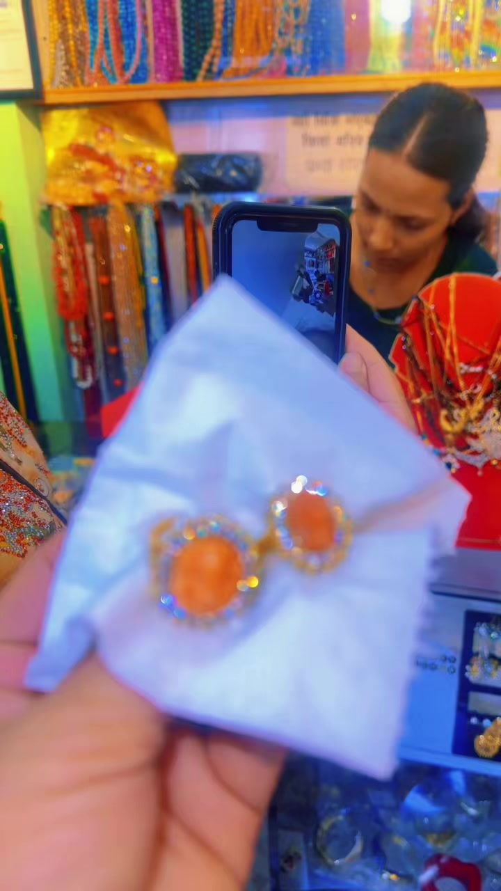 @🧿Divya thakuri 🧿( designer )