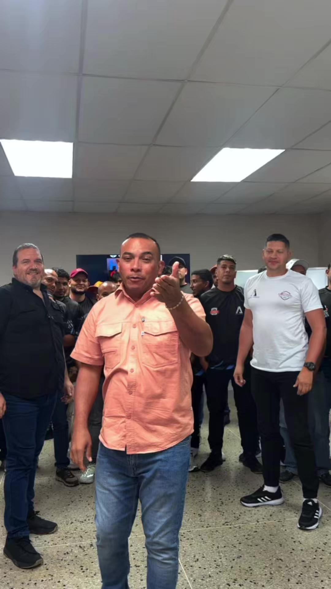 @V&iacute;ctor Aponte