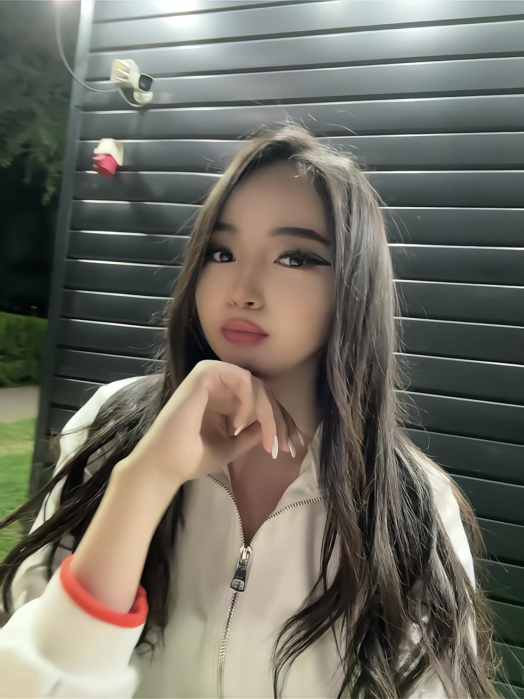 @Ая