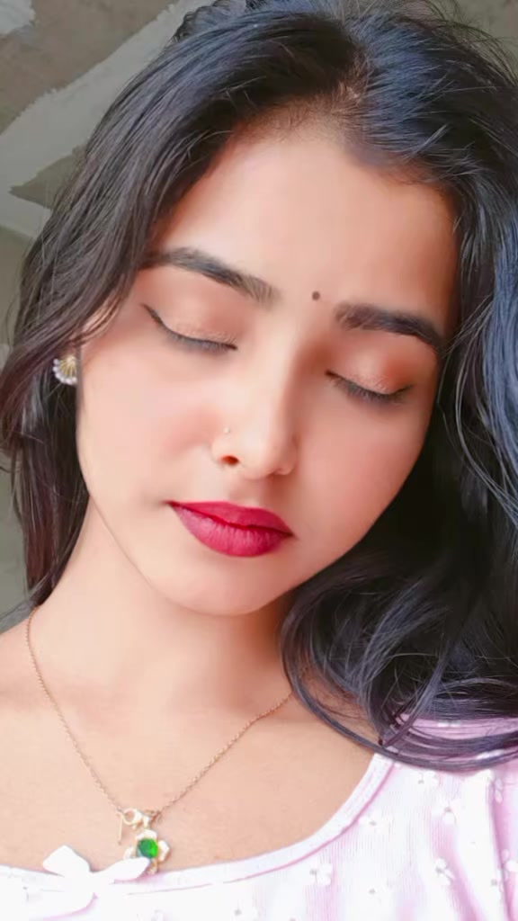 @rakhi thakur🌸🕊️