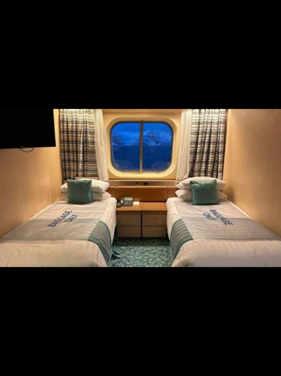 @TravelsFromTheMitten ❌💲🚢