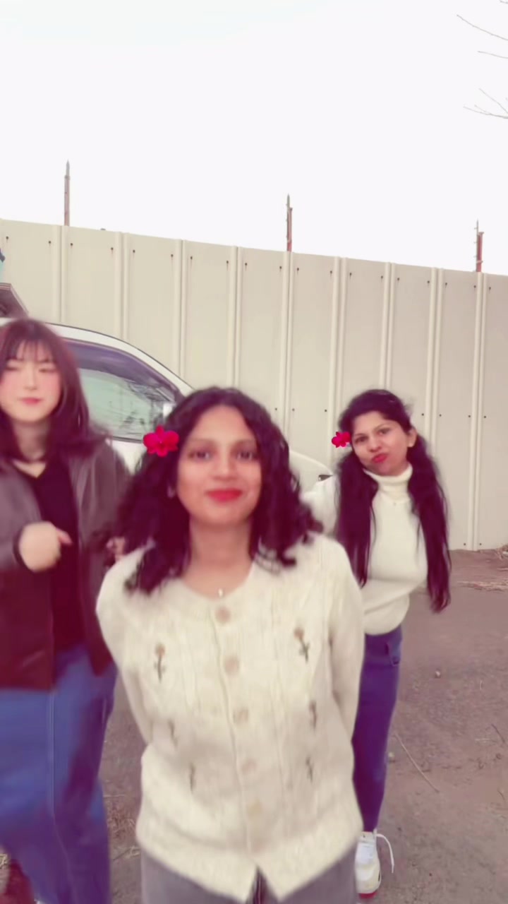 @𝓖𝓪𝔂𝓪𝓽𝓱𝓻𝓲♡