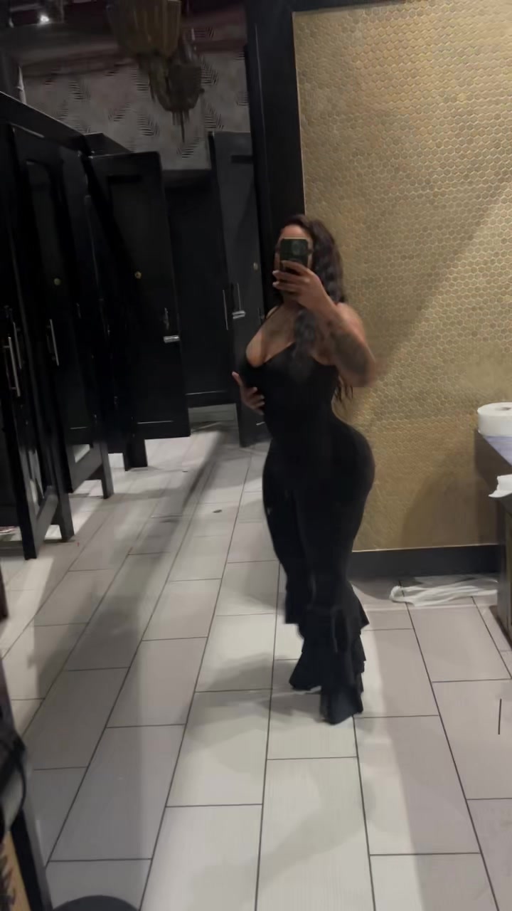 @Kay_3Monroe