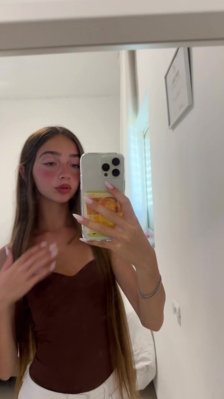 @שִׁירָה קַנְדֵּרוֹ