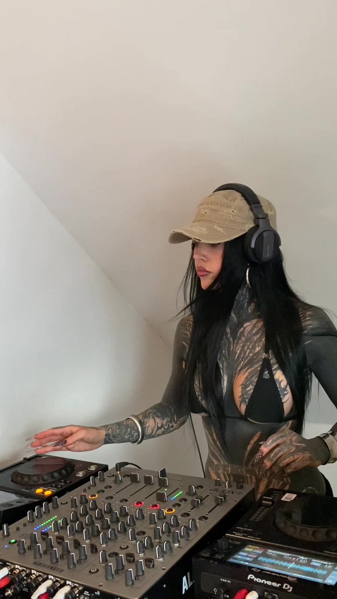 @Angel