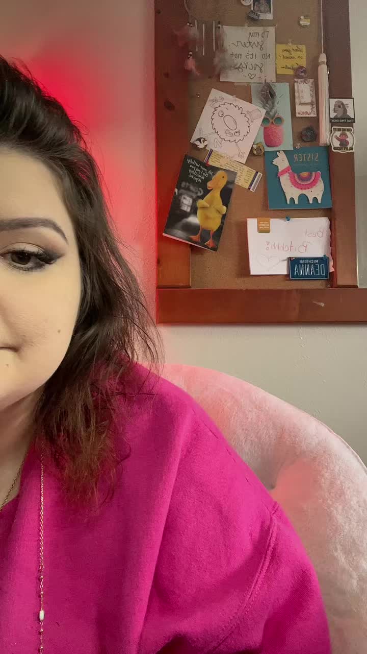 @Dee_fineapple