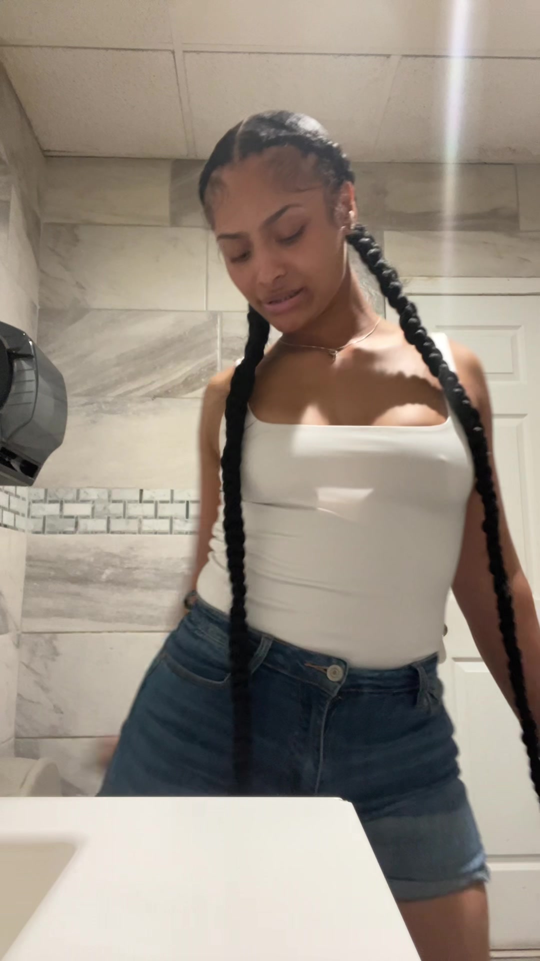 @KYLA 👩🏽&zwj;⚕️