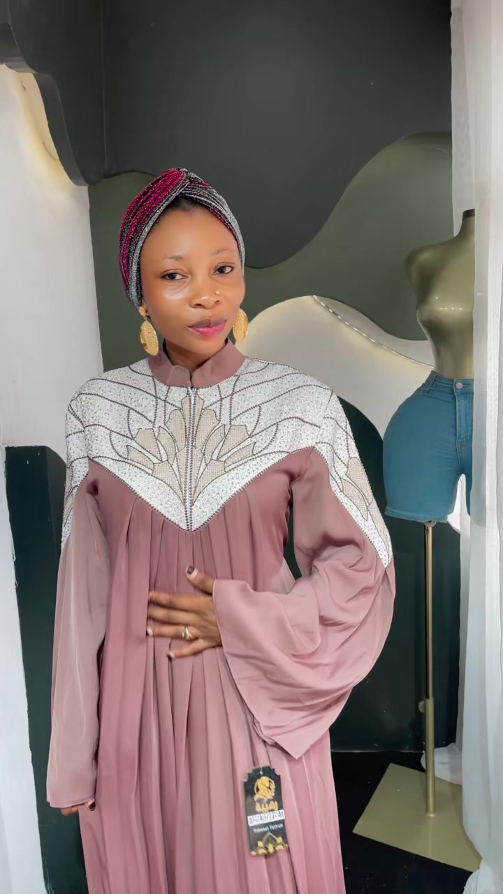 @ABAYA&SCARF VENDOR IN ABEOKUTA