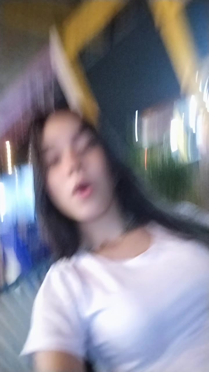@bella valles