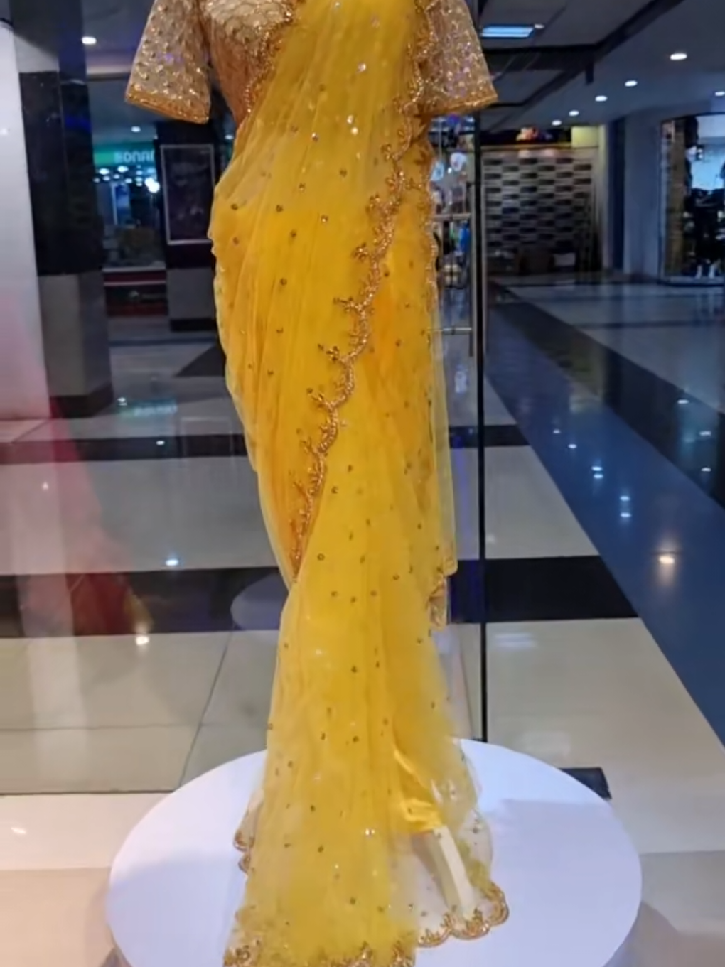 @Ladiesday Boutique - Santoshi