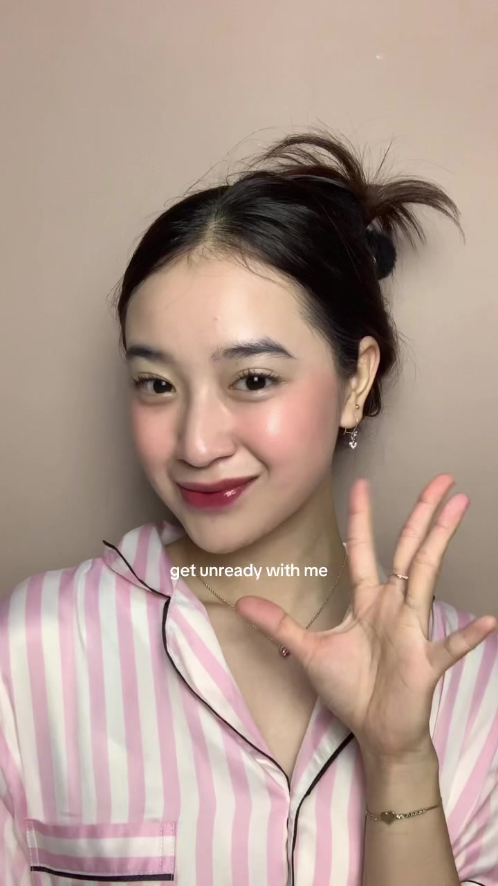 @𝒩