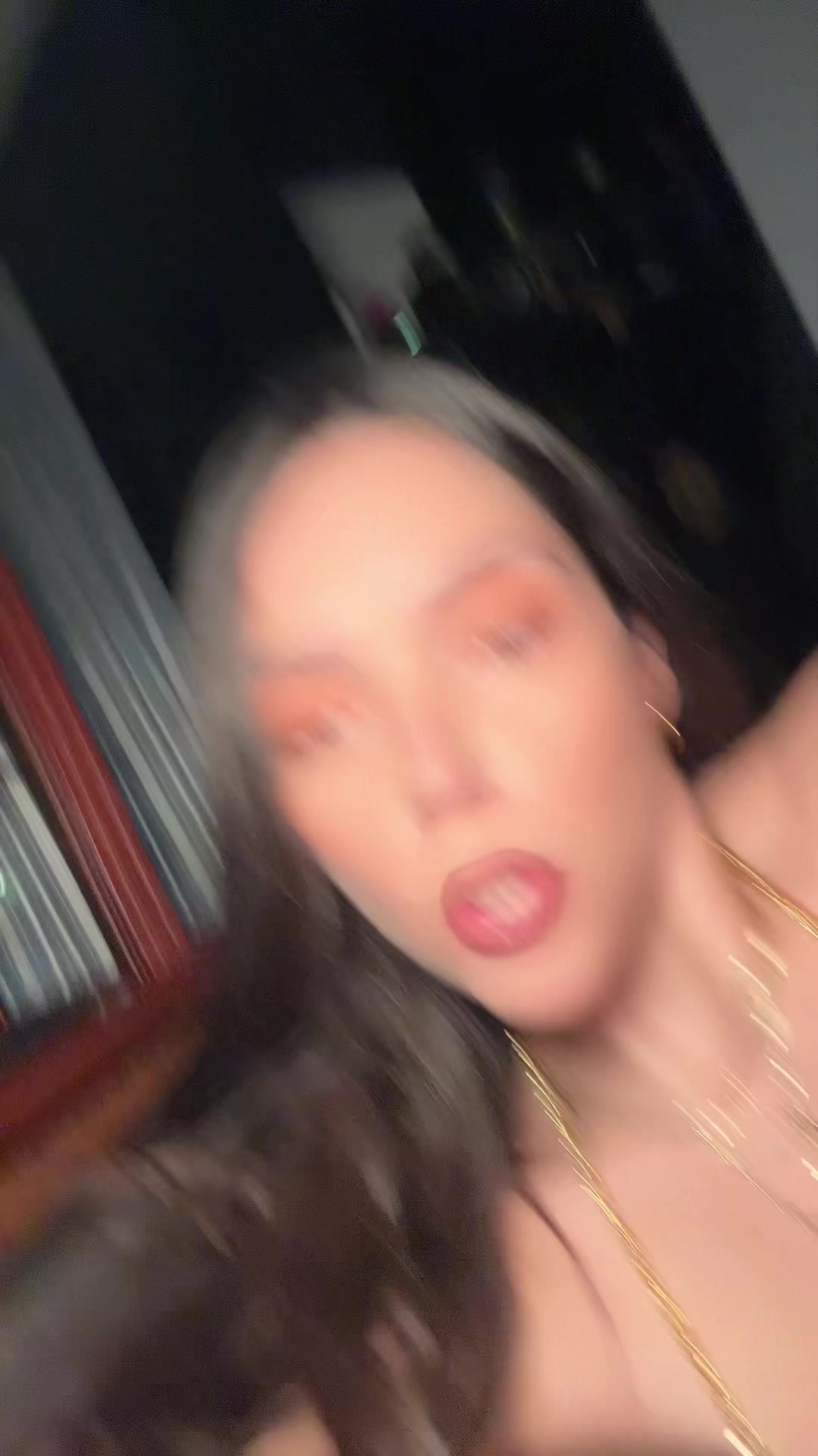 @Betygaxiola