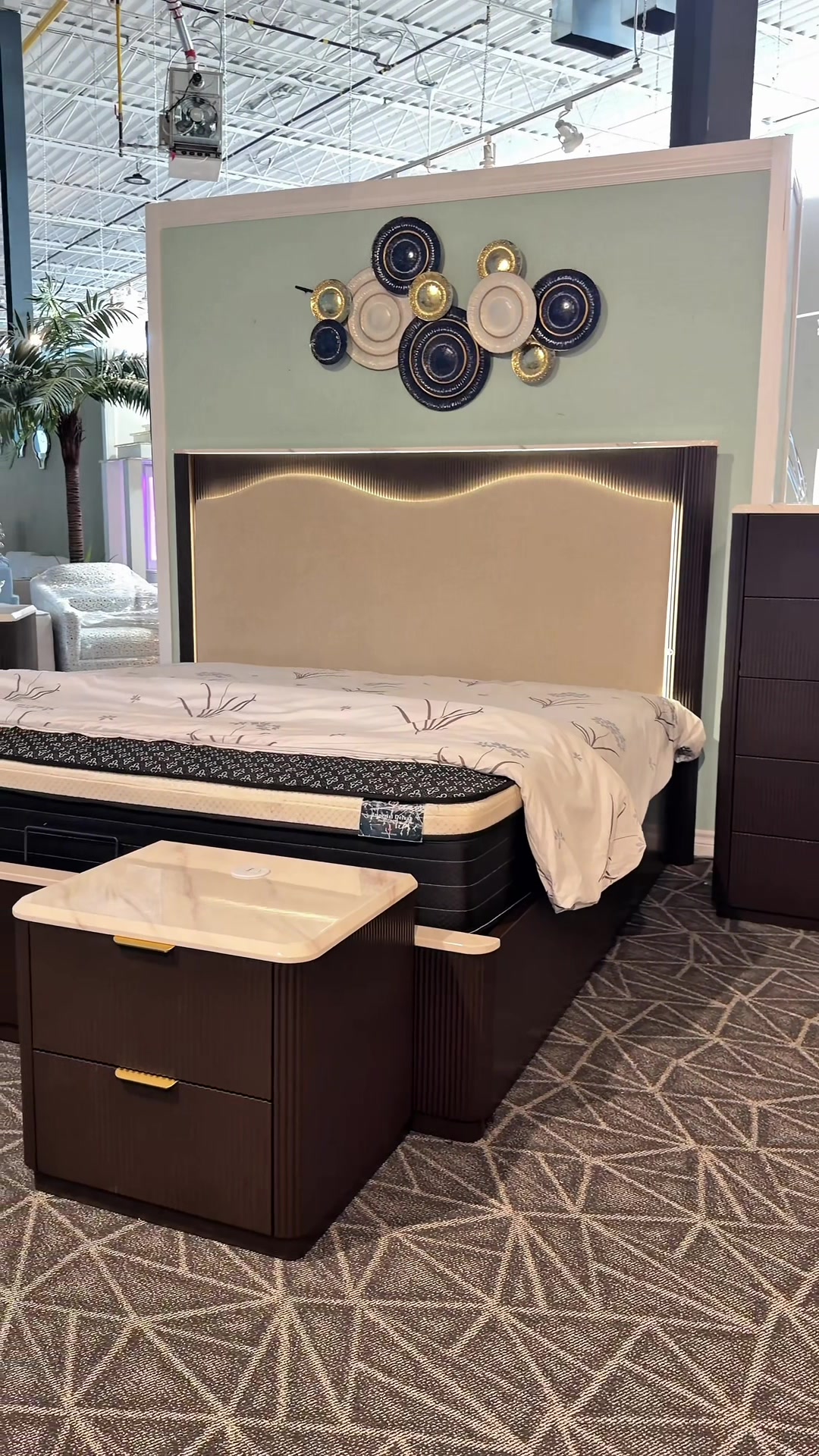 @Royal living furniture