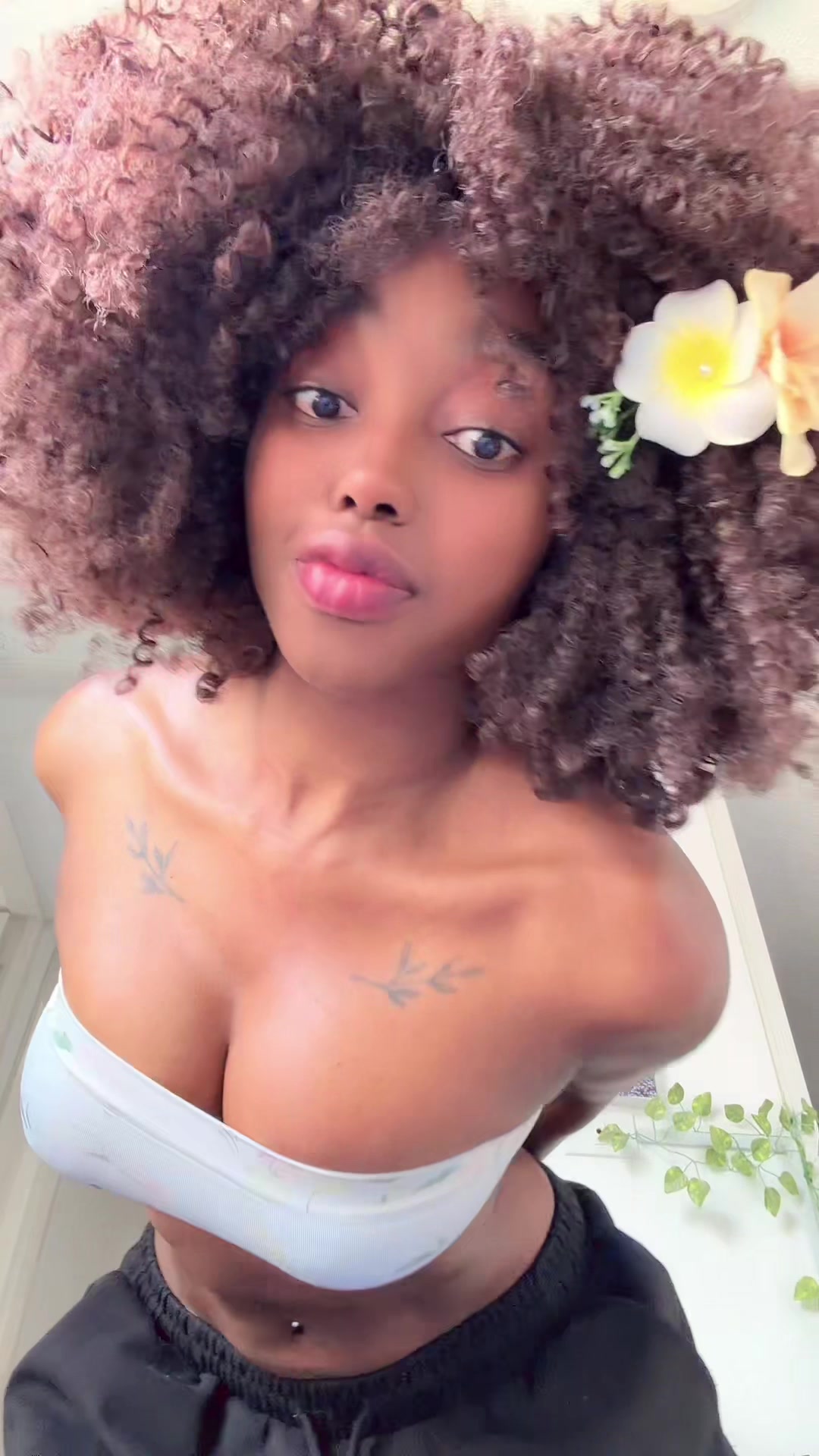 @Ebonypreciousss