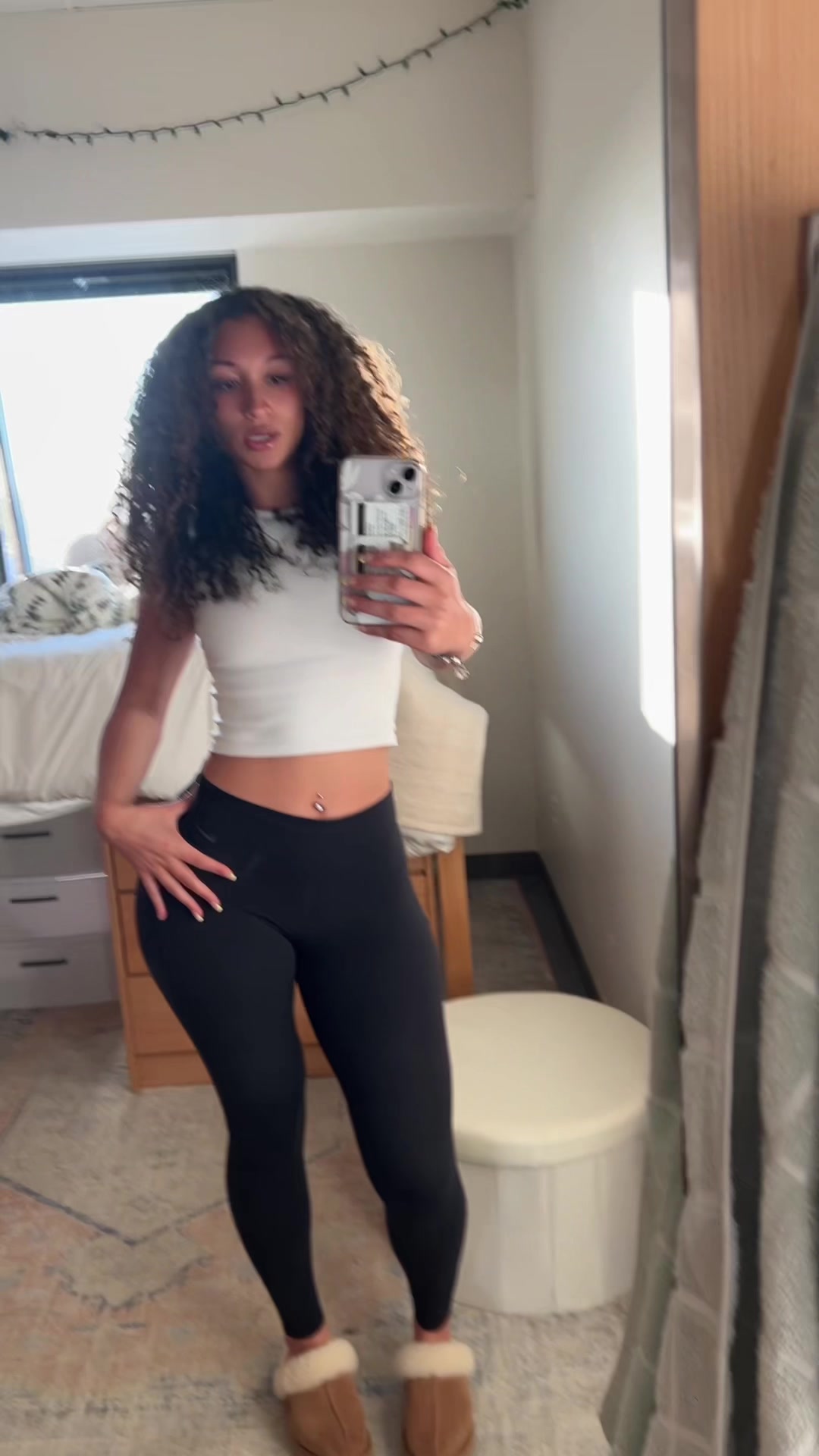 @eliisrayne