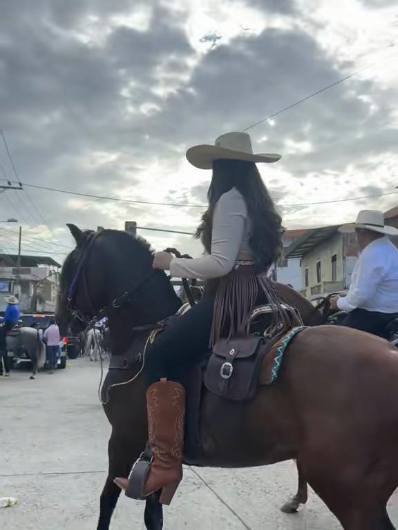@Isa 🐴👩🏻⚕️