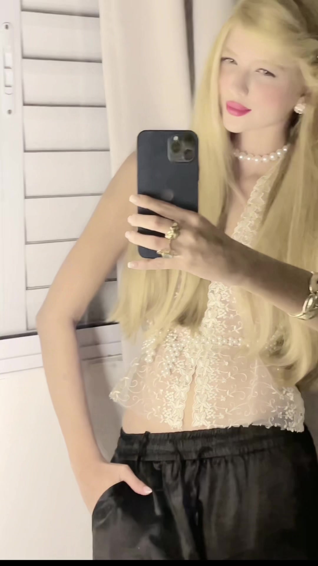 @sabrinnaamelie