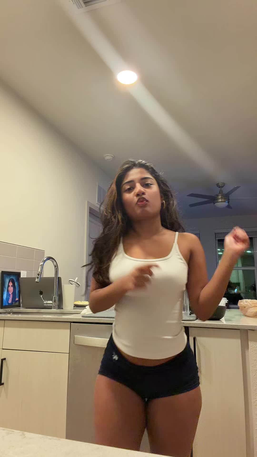 @hannahdabomber