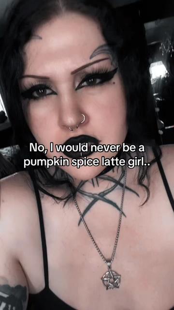 @Kel 🖤🕸️