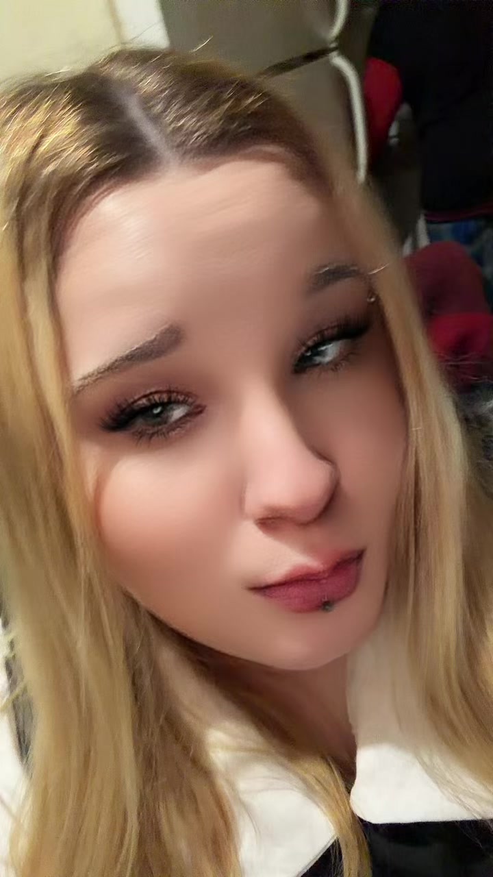 @✨{Blondasse25}✨