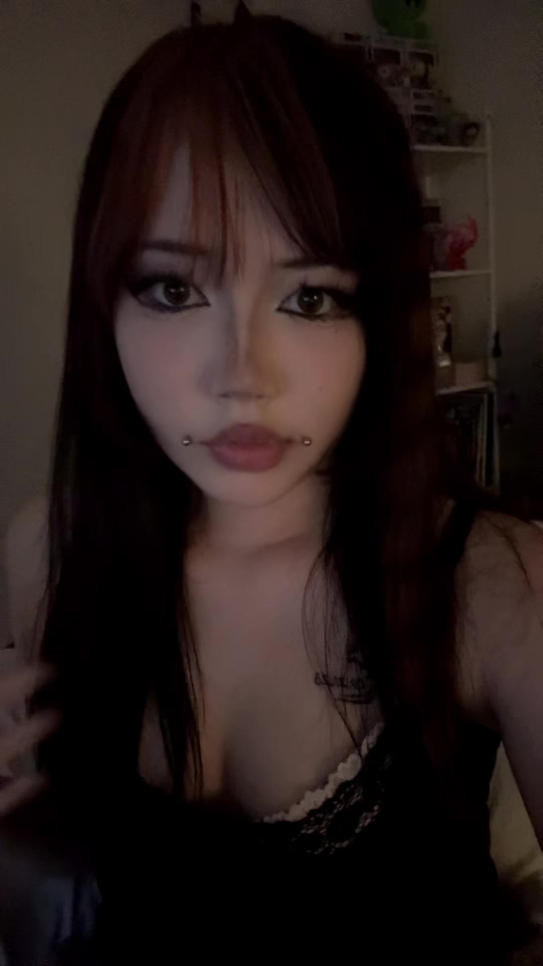 @⃟