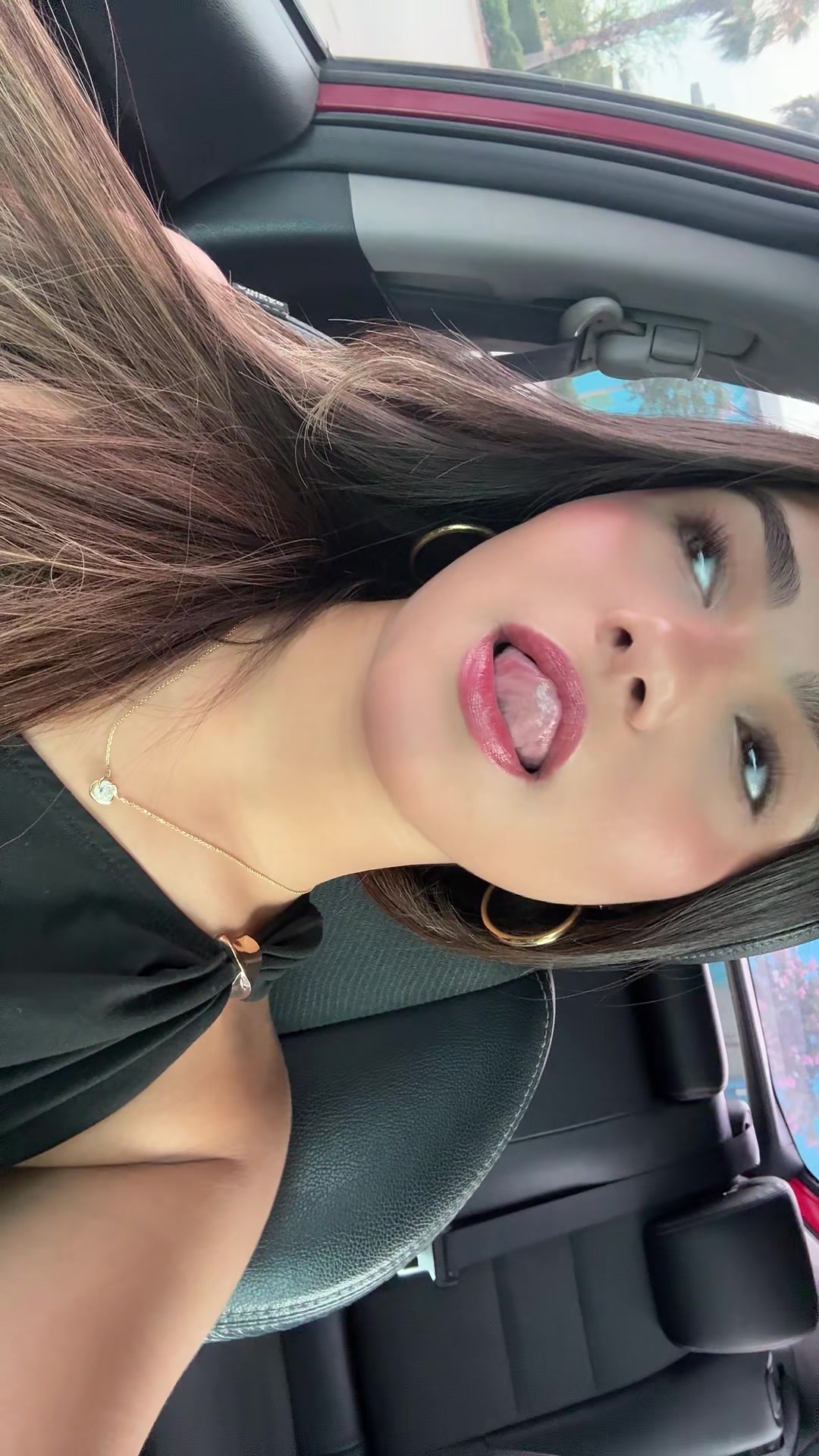 @Adriana