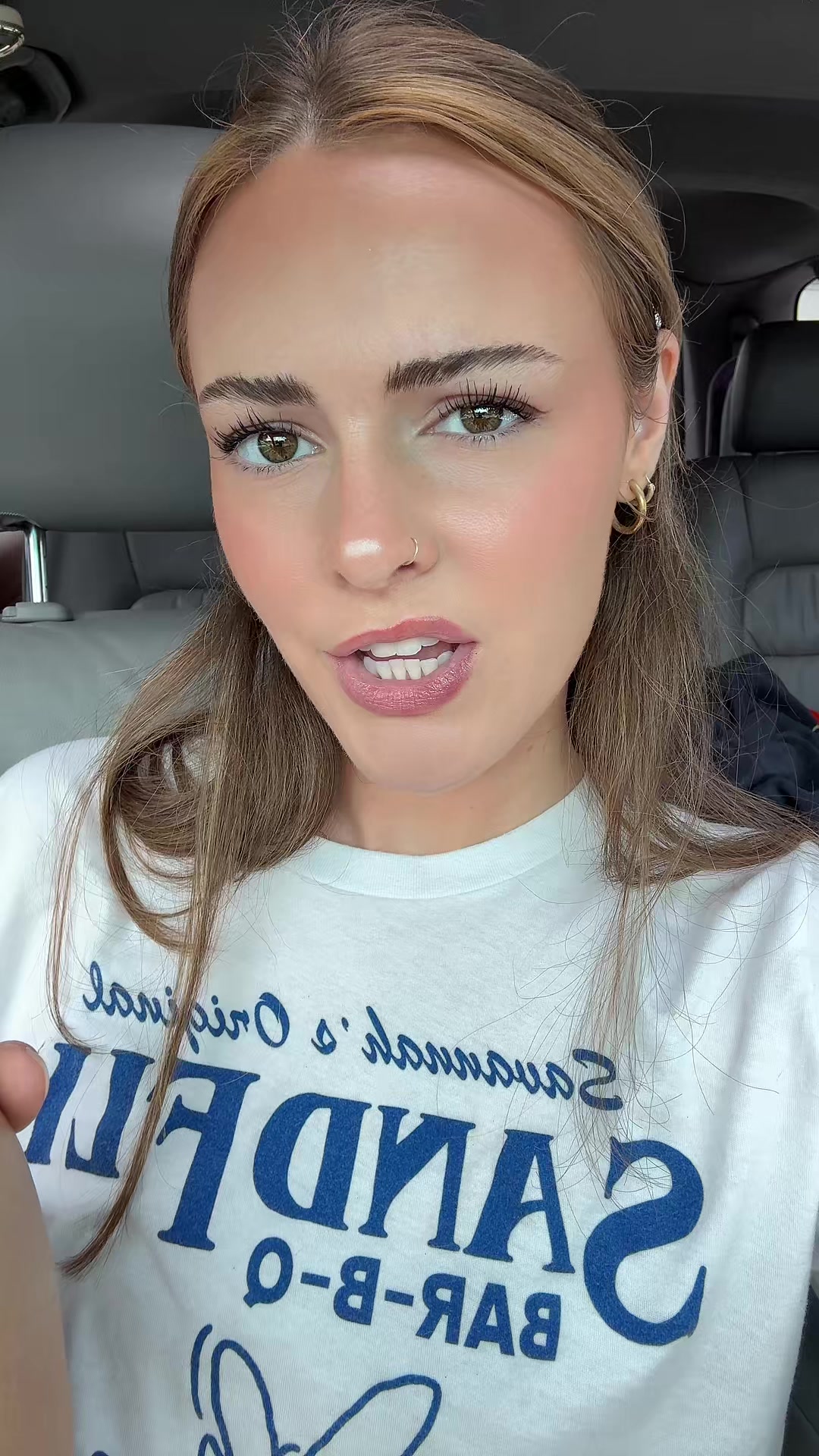 @🧍🏼&zwj;♀️