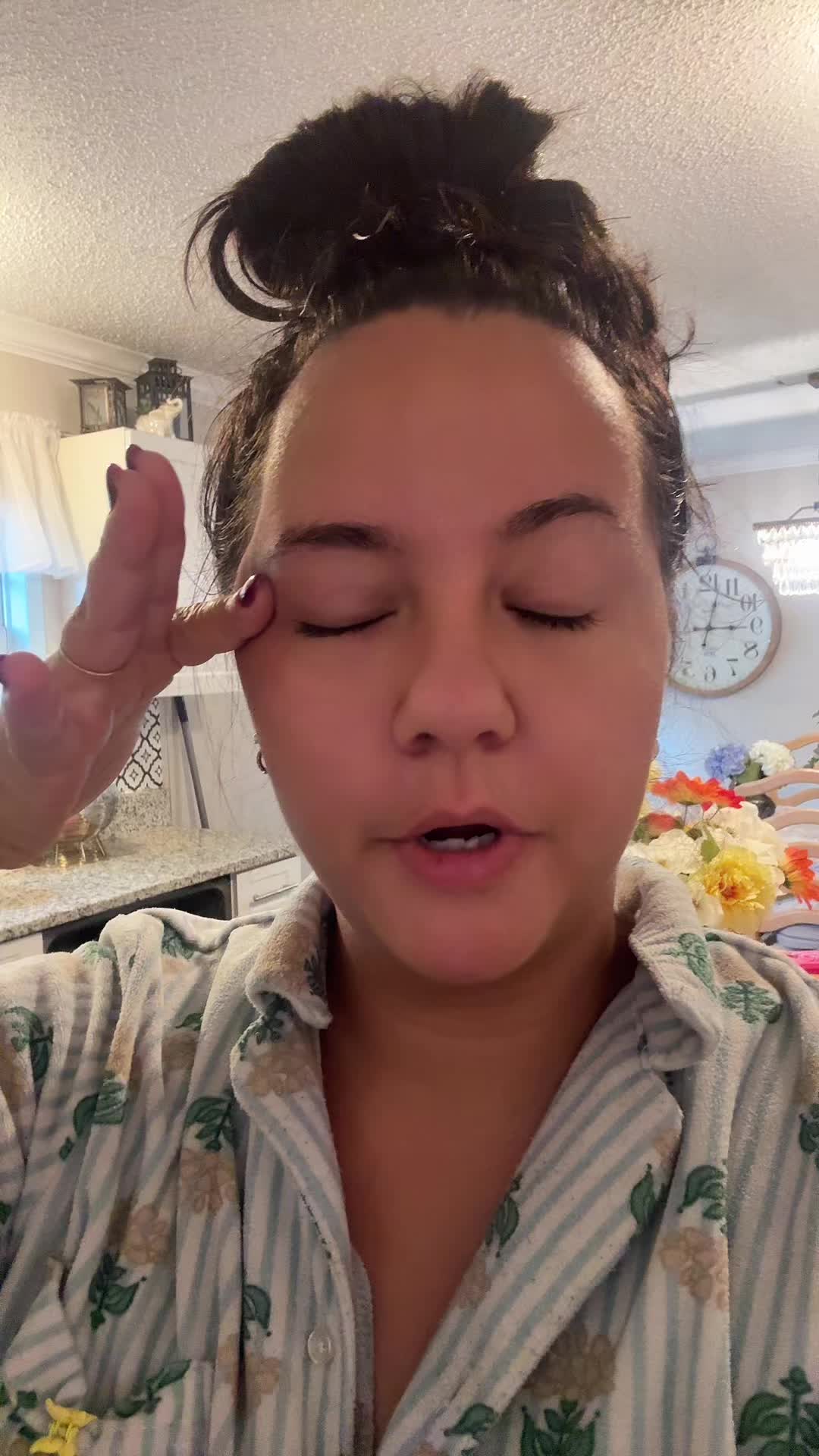 @allieathome