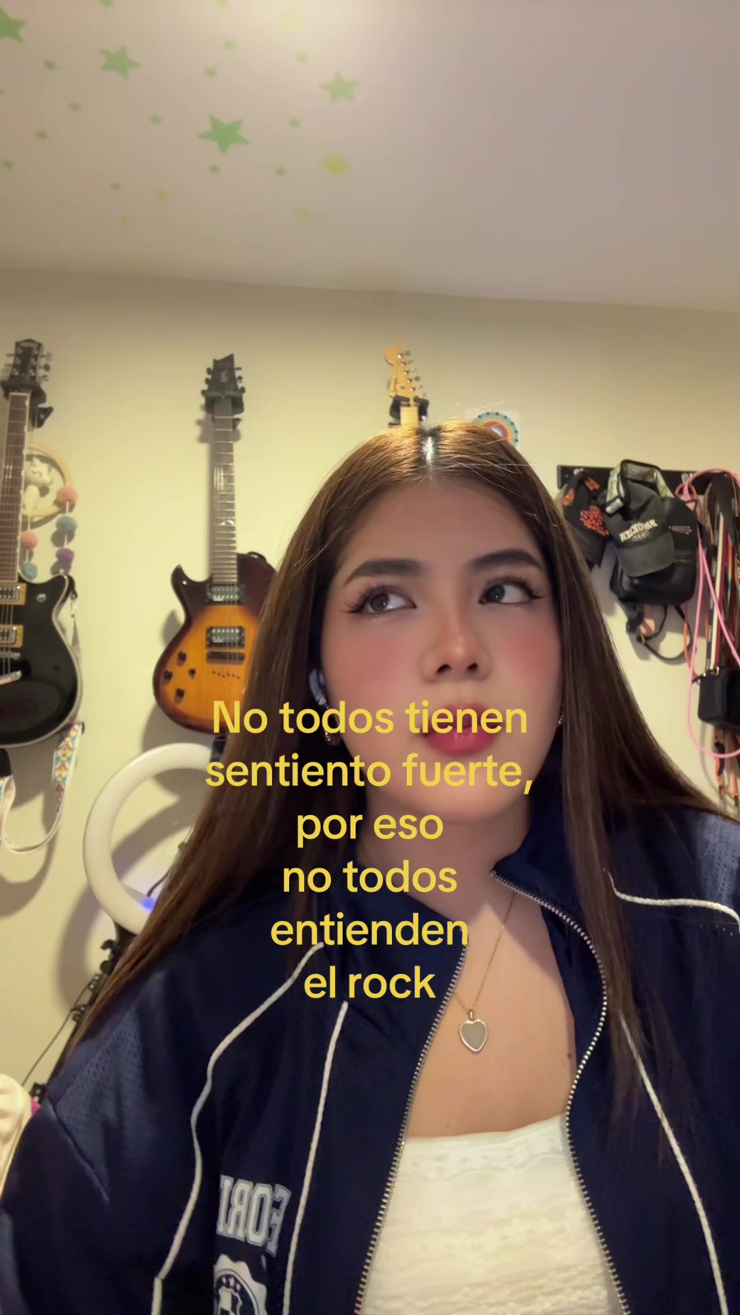 @Camila Alanis