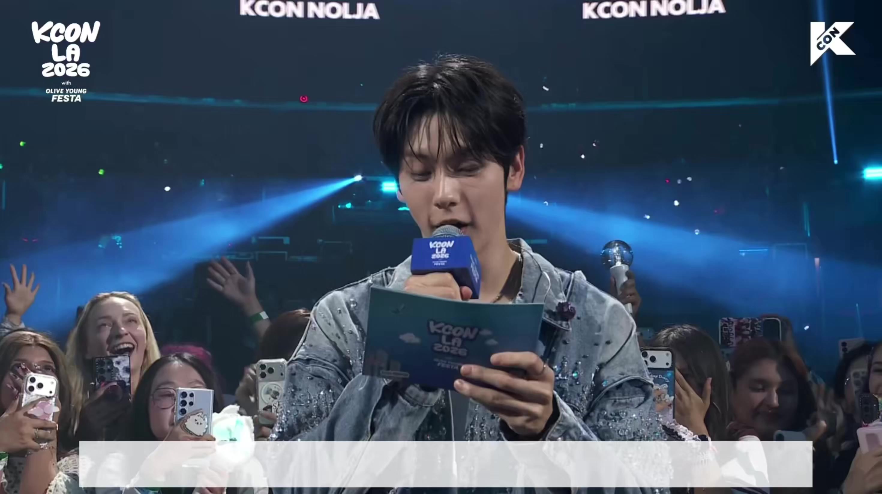 @Valeria saw and met TXT