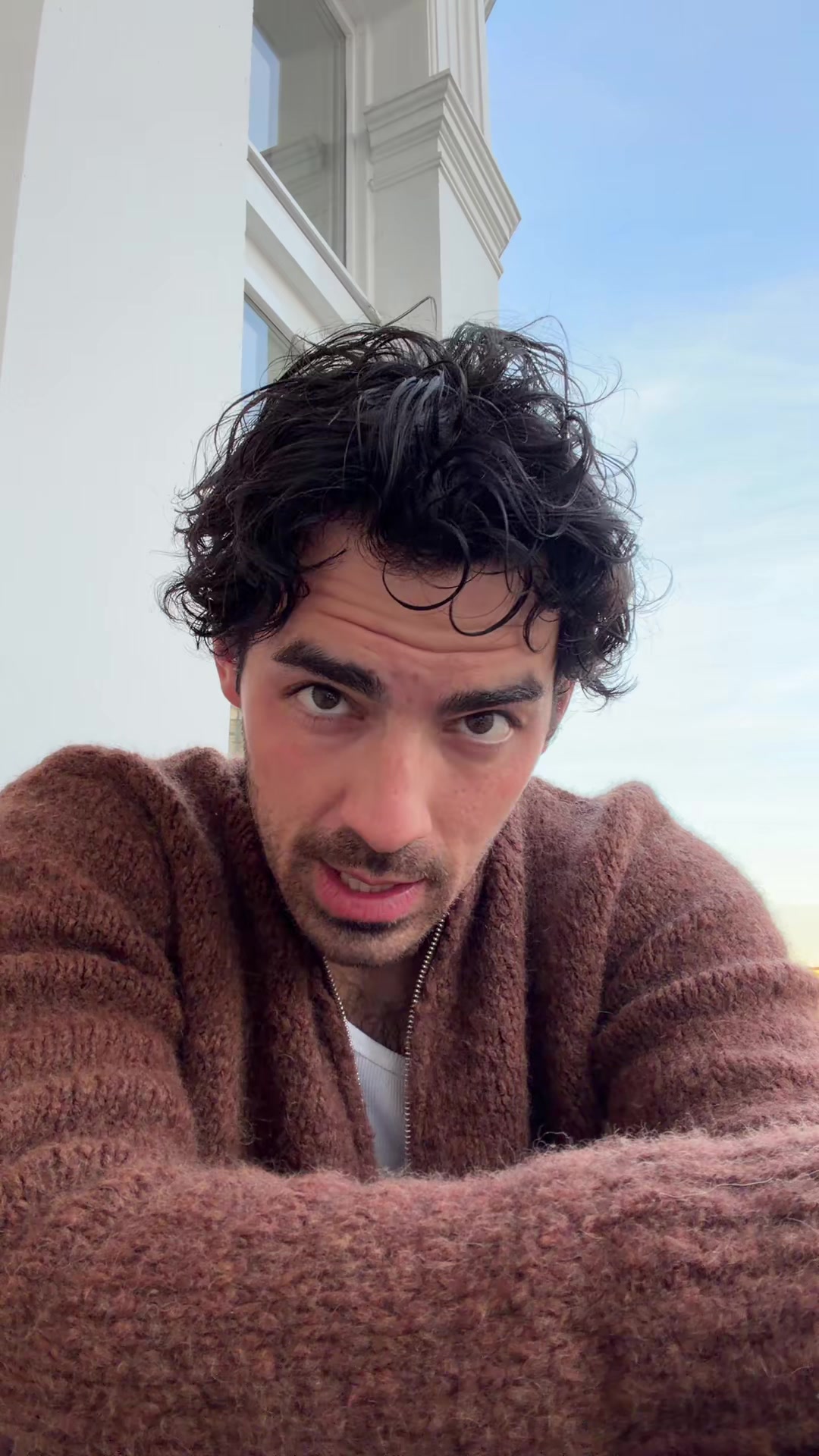 @joejonas