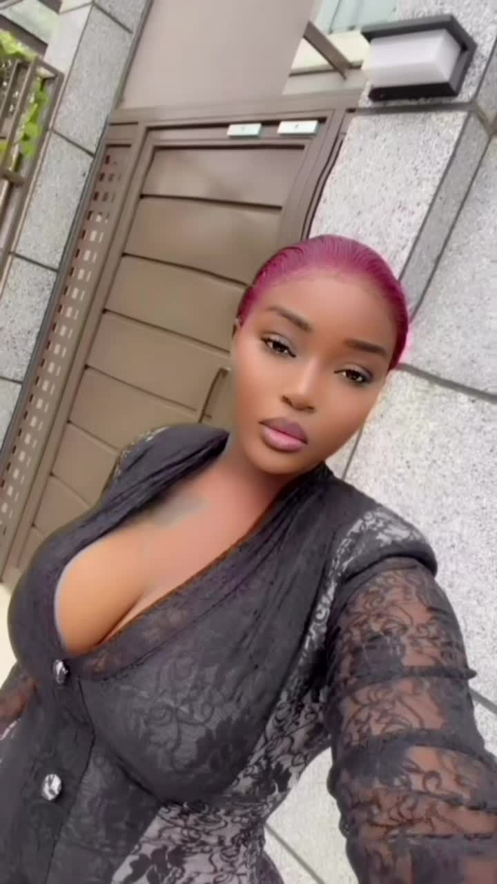 @Nikiminaj_africa