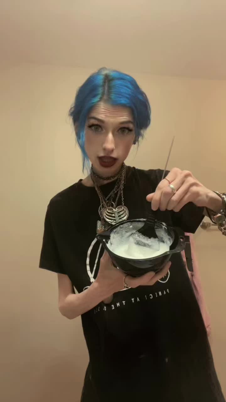 @Quirky_cosplays