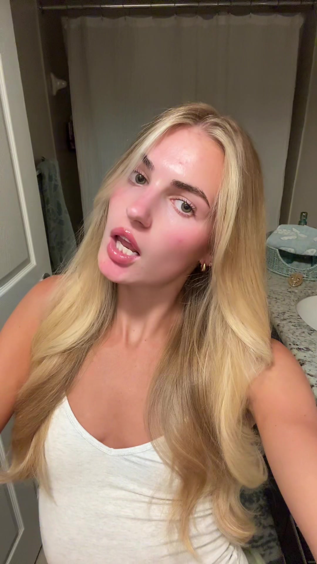@AVA