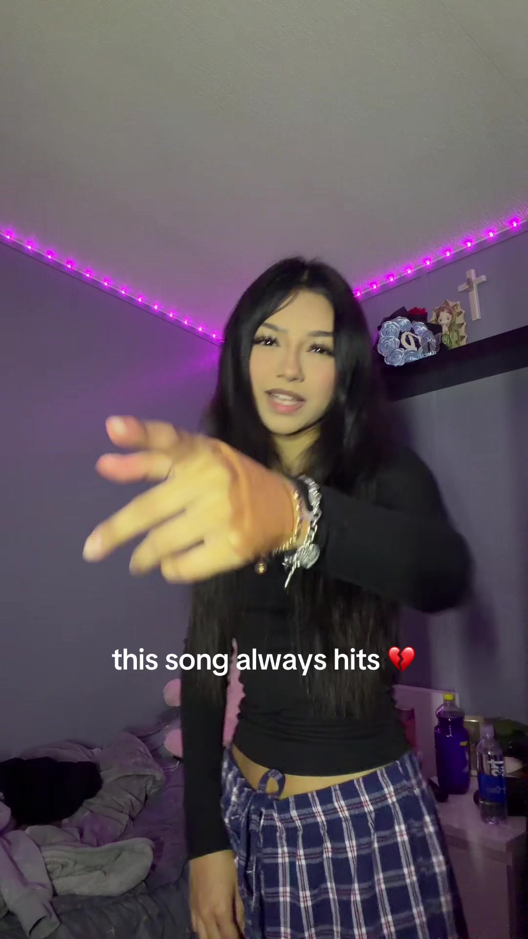 @𝐝𝐚𝐧𝐢 ᥫ᭡.