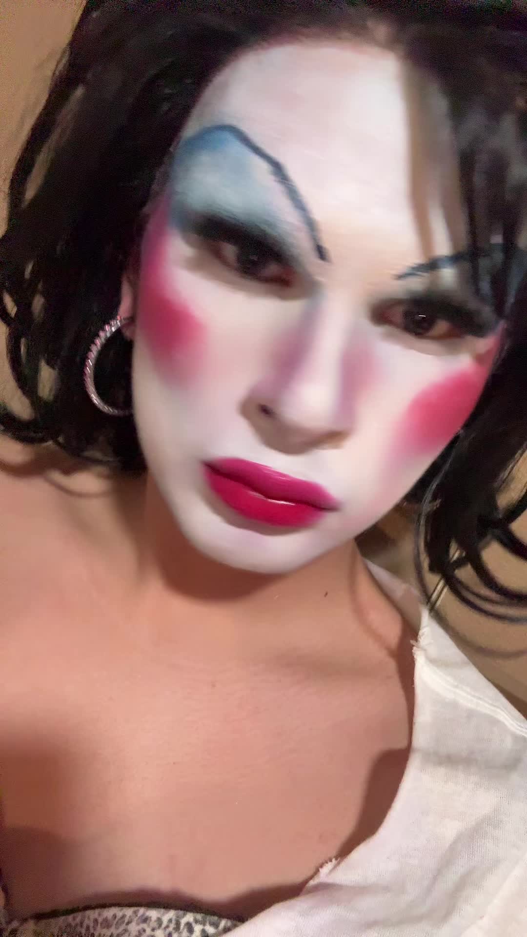 @sylvia_dotcom