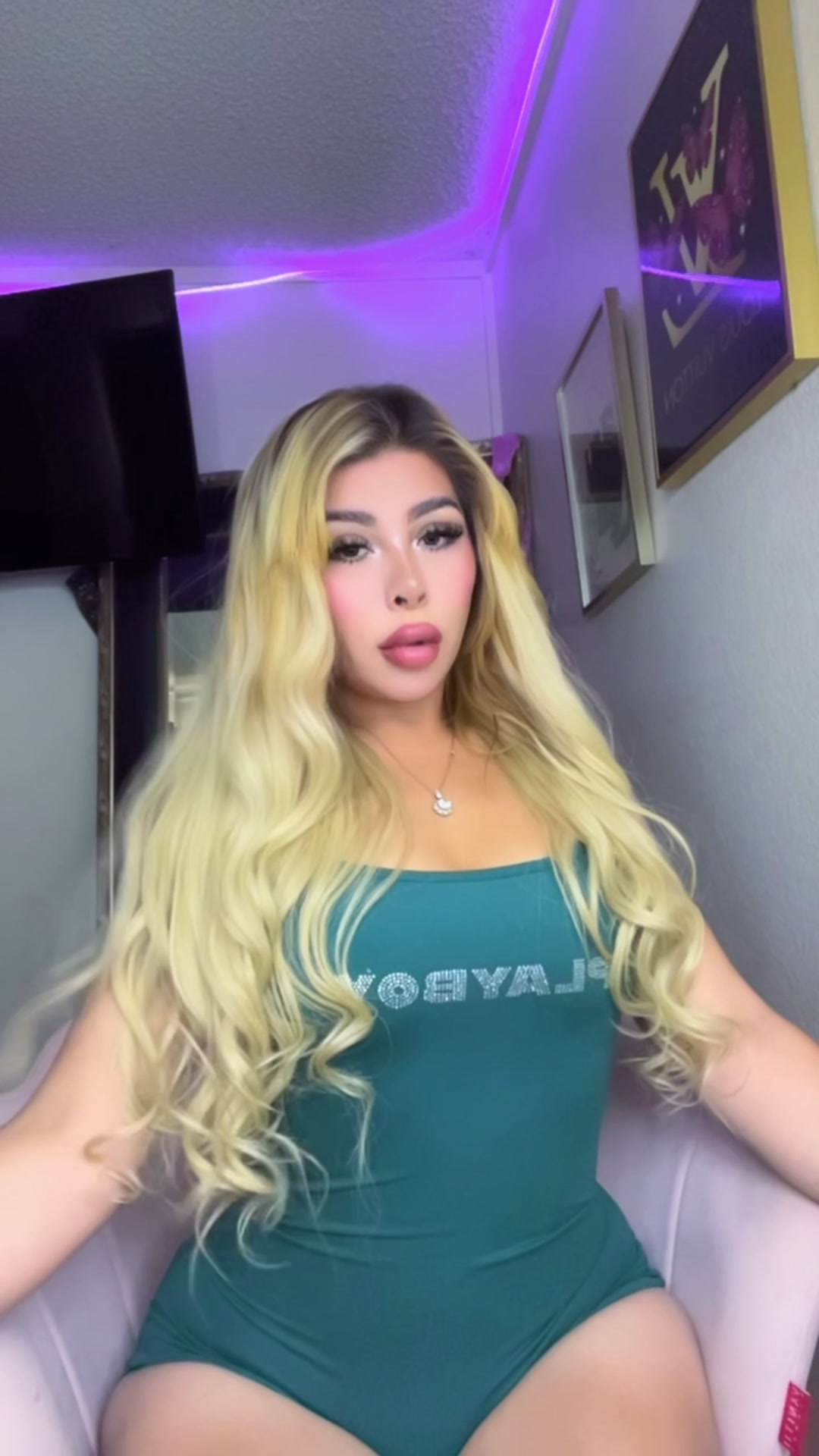 @La__22_