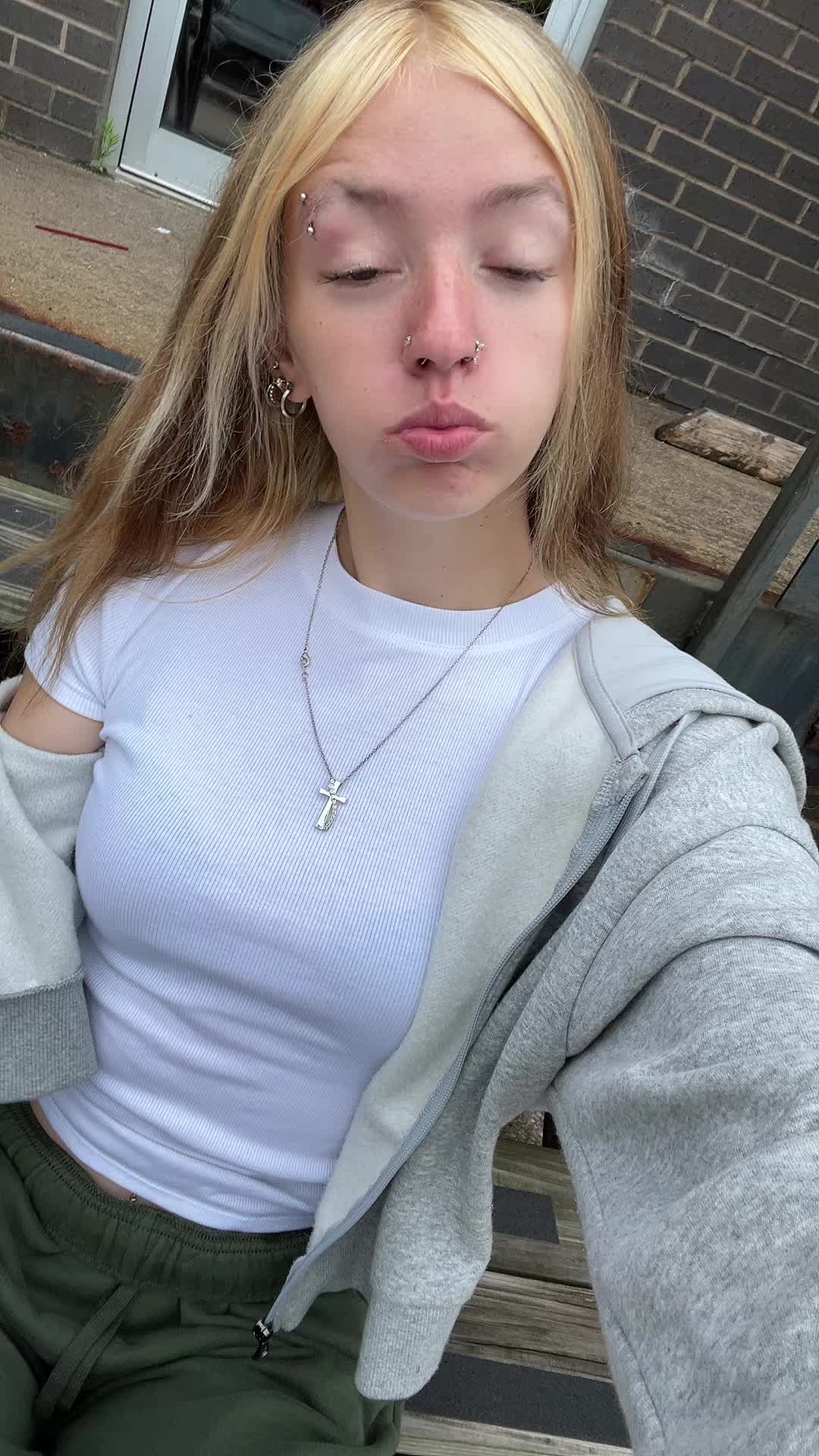 @Tia🤪