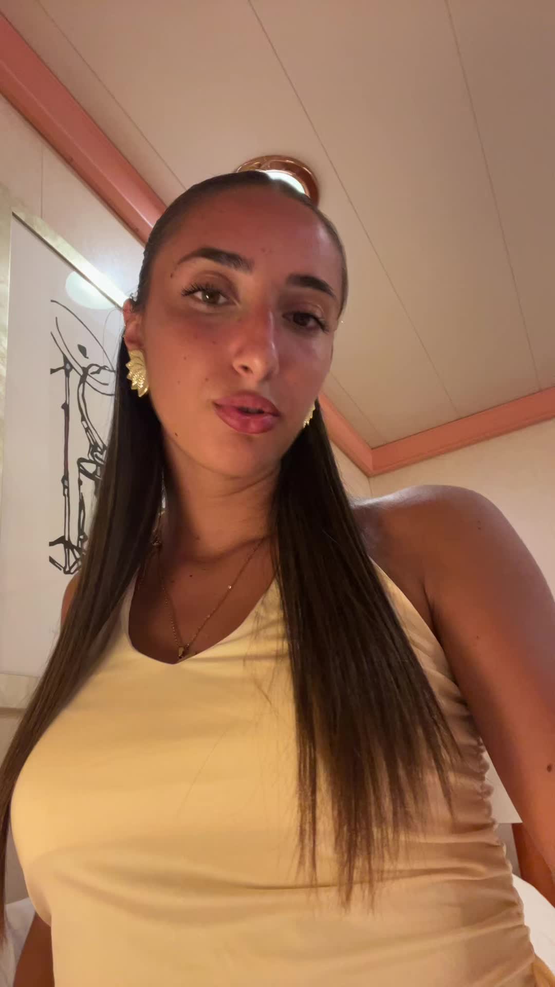 @carly_contini