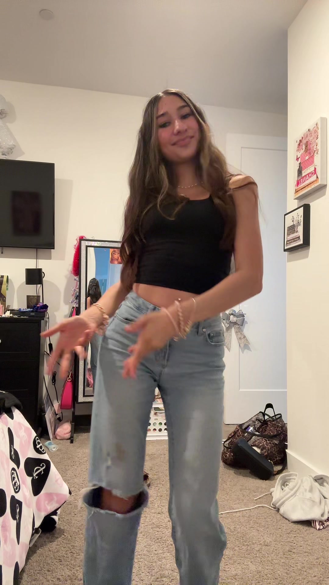 @bella